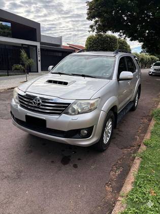 TOYOTA HILUX SW4 3.0 SR 4X4 16V TURBO INTERCOOLER DIESEL 4P AUTOMÁTICO TOYOTA HILUX SW4 3.0 SR 4X4 16V TURBO INTERCOOLER DIESEL 4P AUTOMÁTICO
